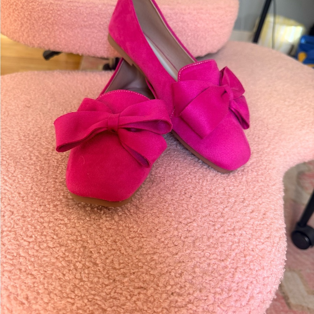 Signature Bow Loafers